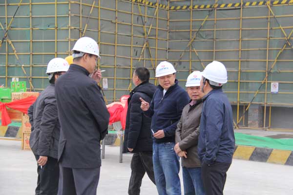 孵化基地封頂儀式