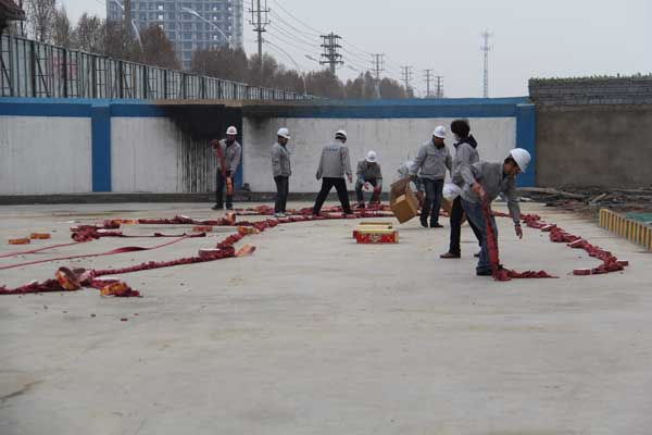 孵化基地封頂儀式