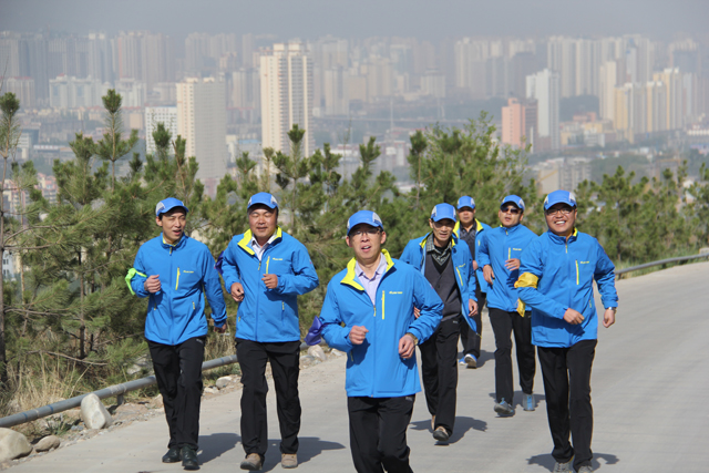 2015年青海分公司爬山活動(dòng)
