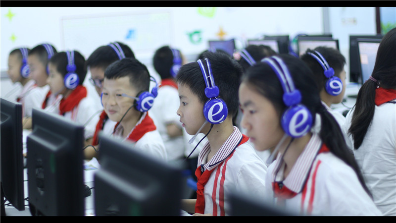 兄弟建設情牽汶羅小學,教師節前夕慰問優秀教師